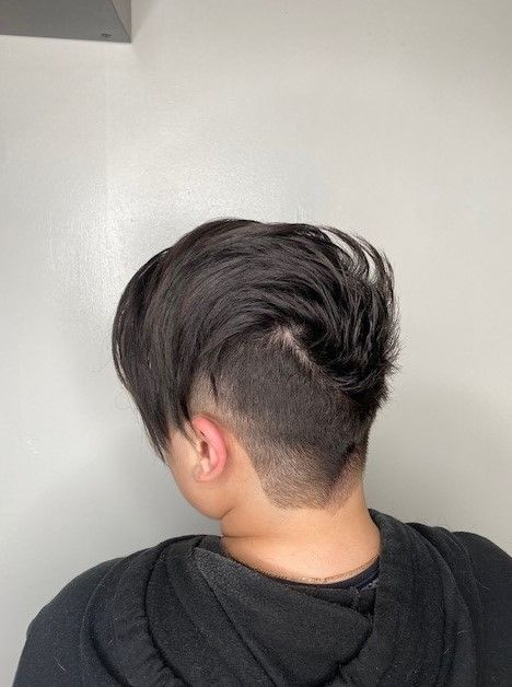 Short tapered pixie cut with undercut